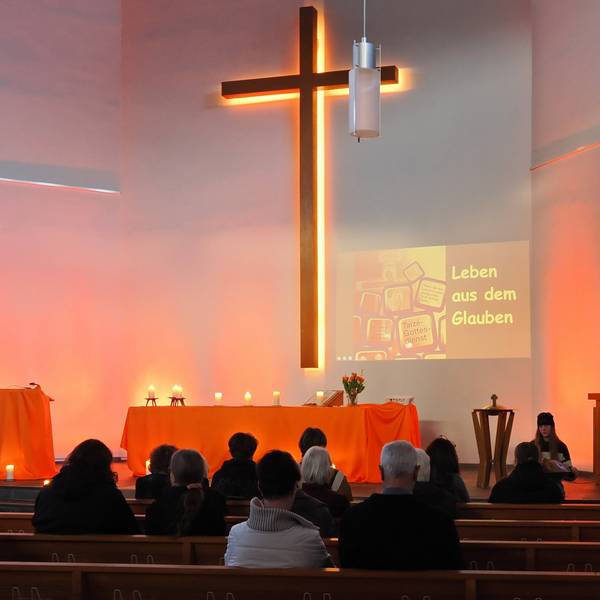 Quelle: Karl-Wilhelm Frommeyer Taizé-Gottesdienst in der Friedenskirche in Wehr